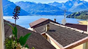 Piccolo Borgo vista lago di Como by Gottschalk